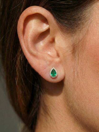 Eclat Emerald & Diamond Studs, detail view